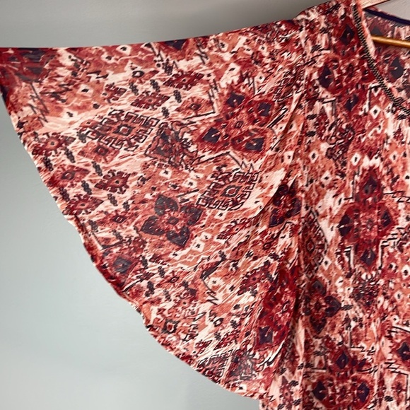 Dress Barn Semi Sheer Printed Top Blouse Flutter Sleeve Red Pink Navy White 2X - Picture 5 of 11